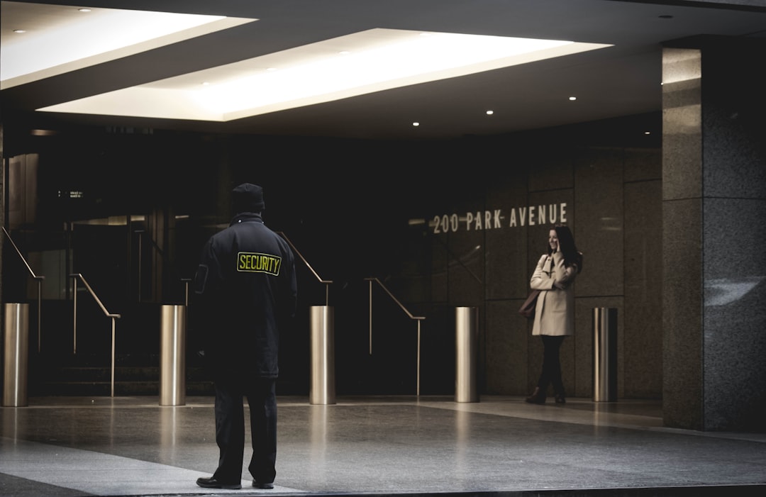 Optimal Sikkerhed på Byggepladsen med En Byggepladsvagt